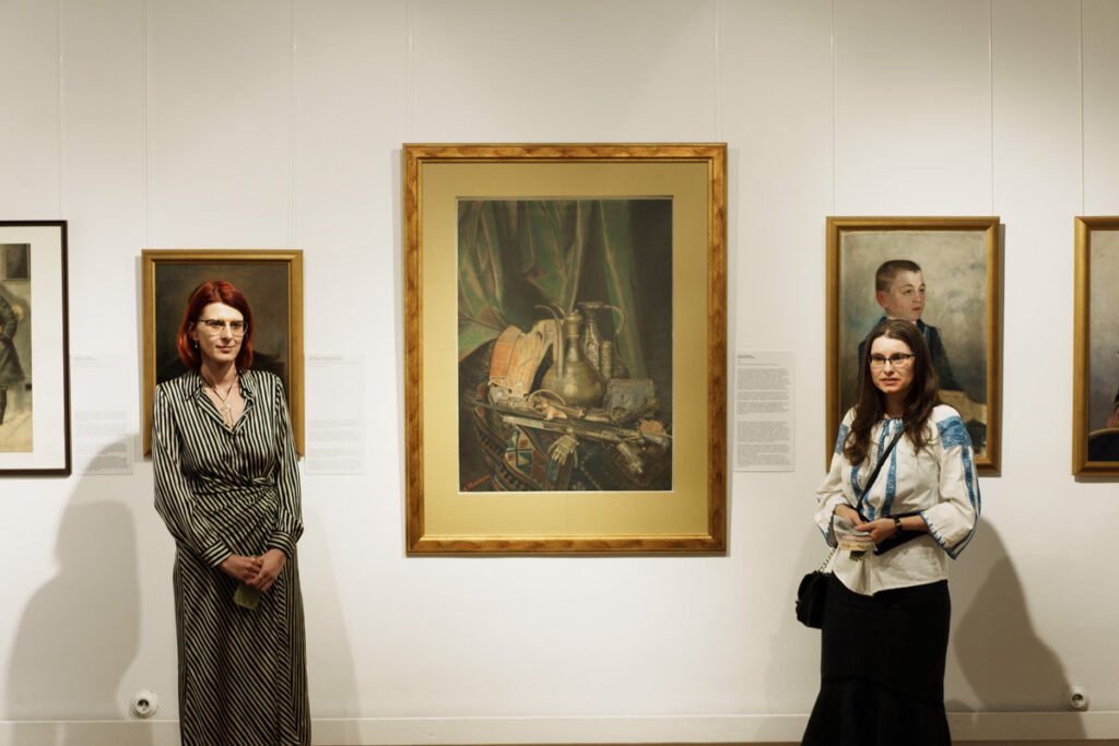 Expoziția Elena Mureșianu
