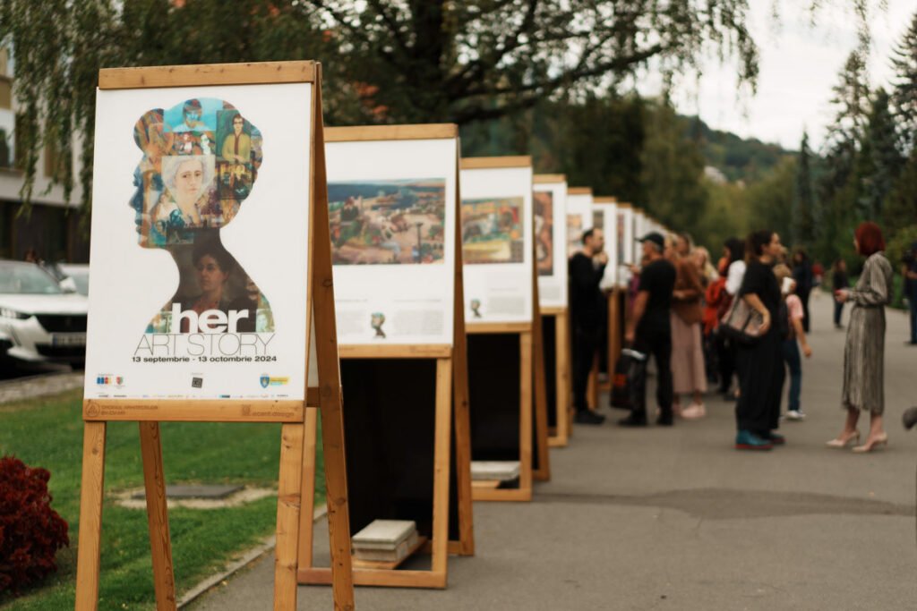 Expoziția Her Art Story