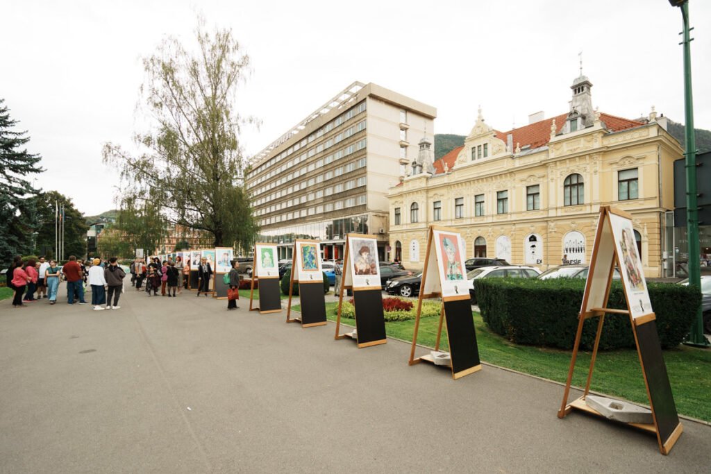 Expoziția Her Art Story
