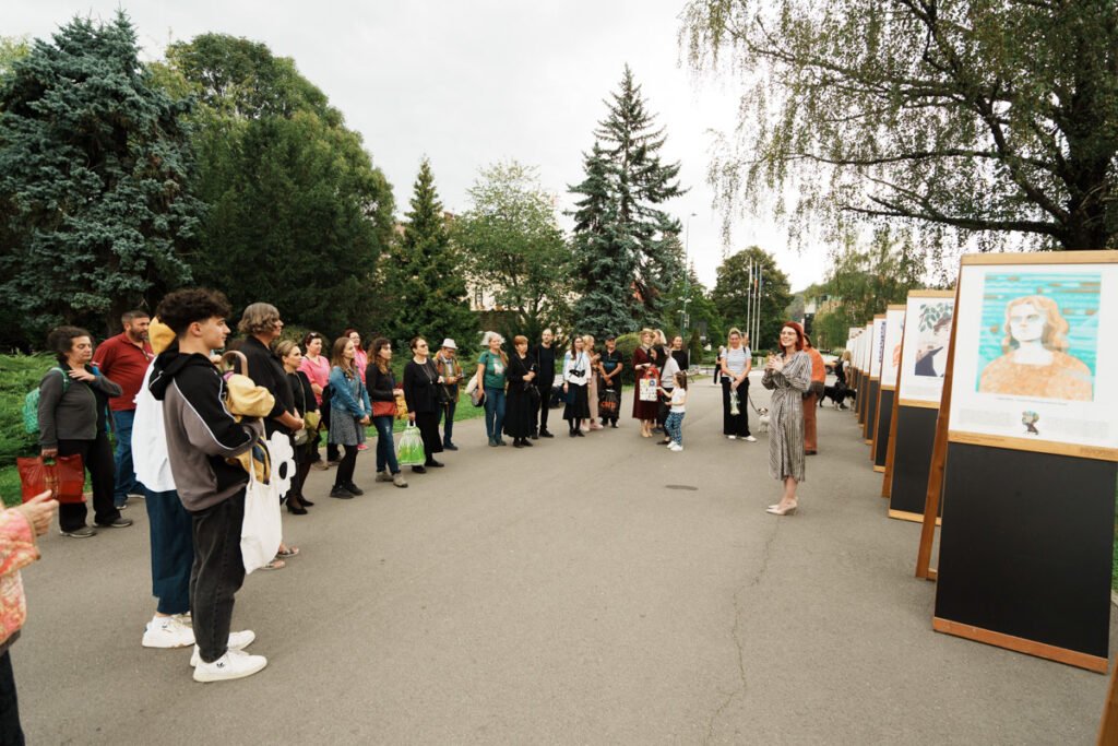 Expoziția Her Art Story