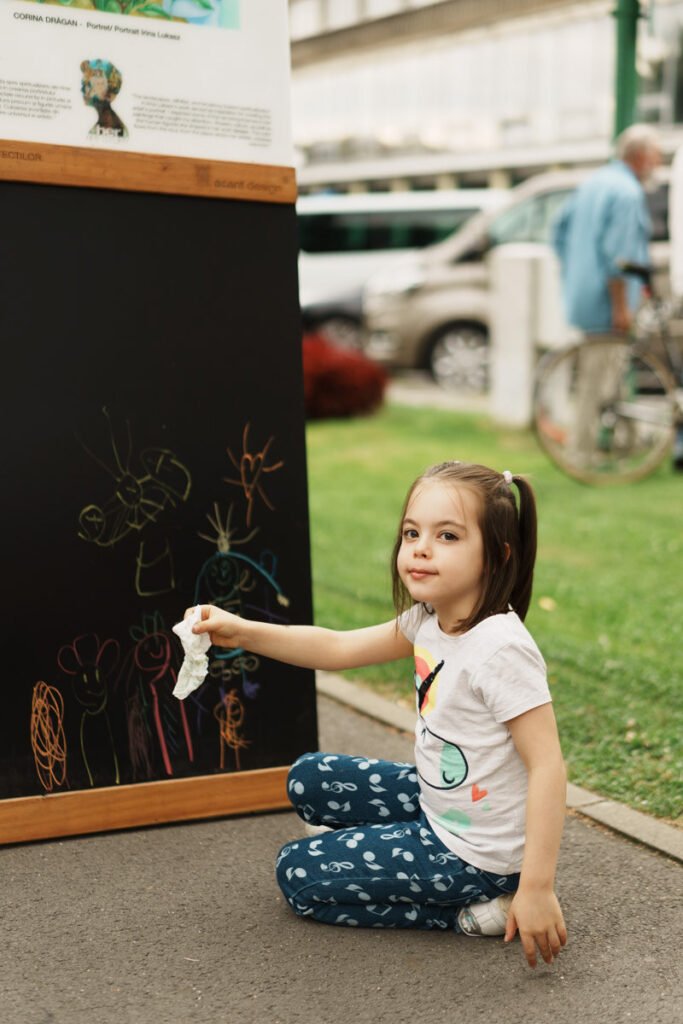 Expoziția Her Art Story