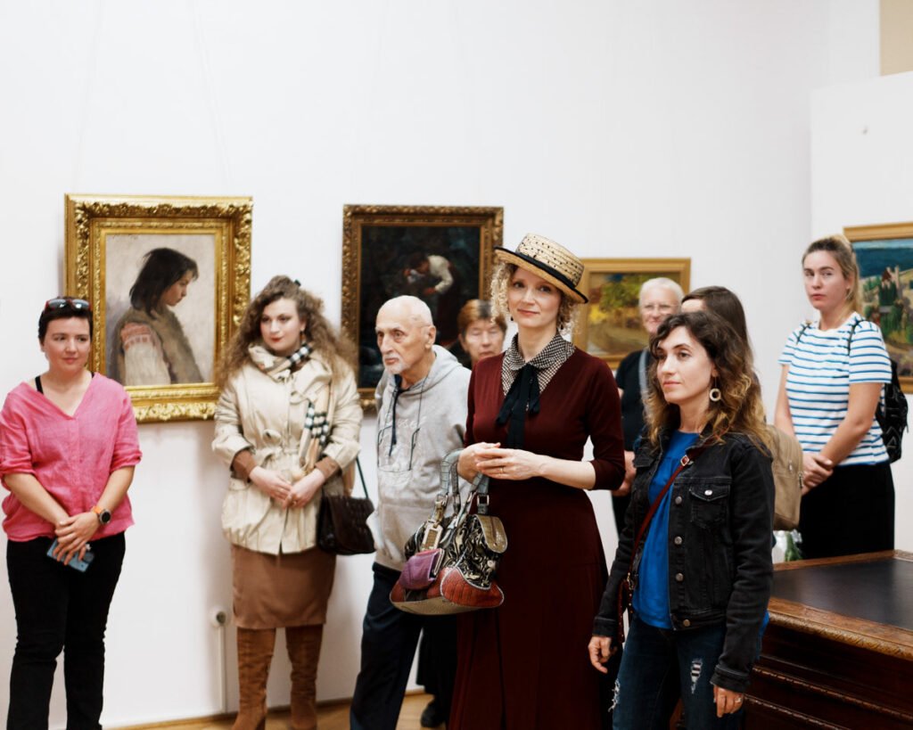 Tur ghidat în Galeria de Artă Românească